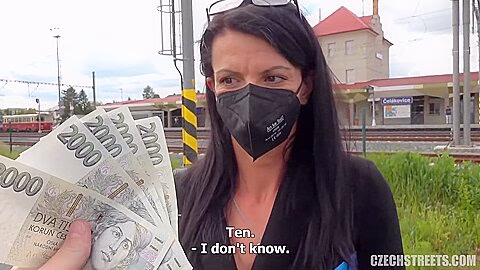 Milf Walking On Public With Vibrator E129