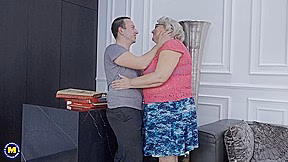 Curvy Big Breasted And Big Booty Grandma Babet Gets Fucked! – MatureNl