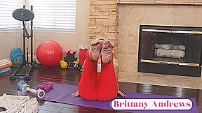 Naked Brittany Andrews Needs To Strech Her Big Ass With A Doggy Pose!